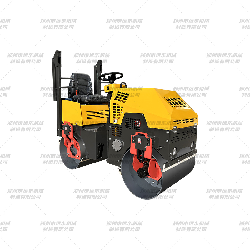 FVR880 座駕式壓路機(圖1) FVR880 座駕式壓路機(圖1)